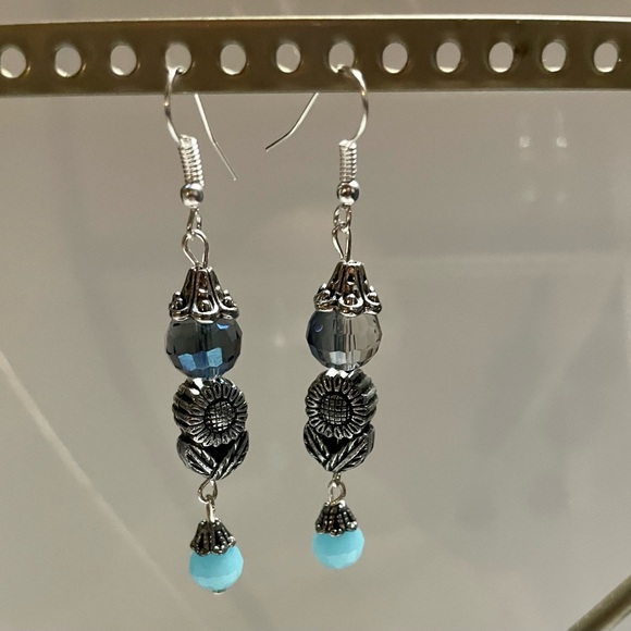 Sunflower 🌻 Crystal Earring’s - Picture 5 of 5